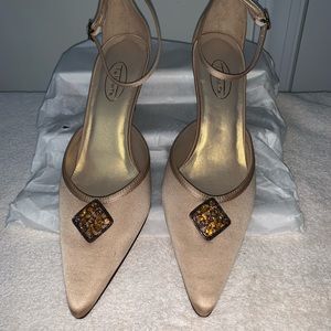 Light beige cocktail shoes with ankle strap